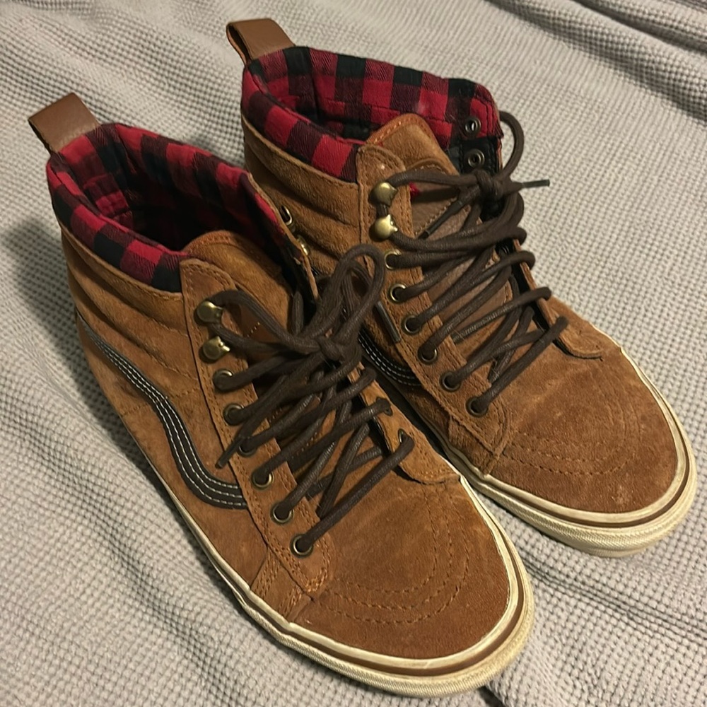 VANS scotchgard sk8 hi MTE brown, red plaid SIZE 9W/7.5M